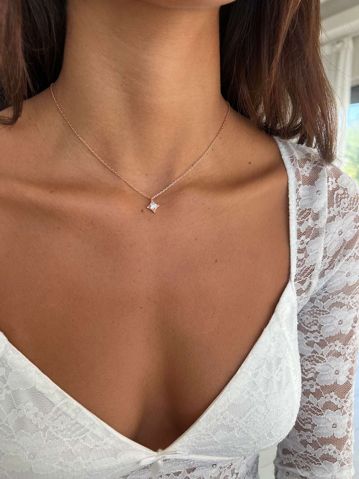 שרשרת צמודה מעוין וסוליטר